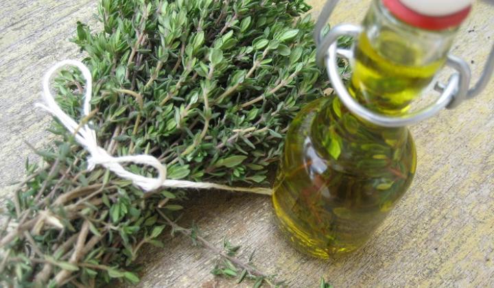 Jak si vyrobit kosmetické bylinné oleje | DIY