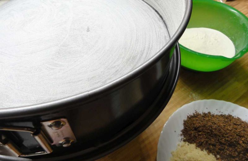 Jak upéct čokoládový dort s hruškami | recept