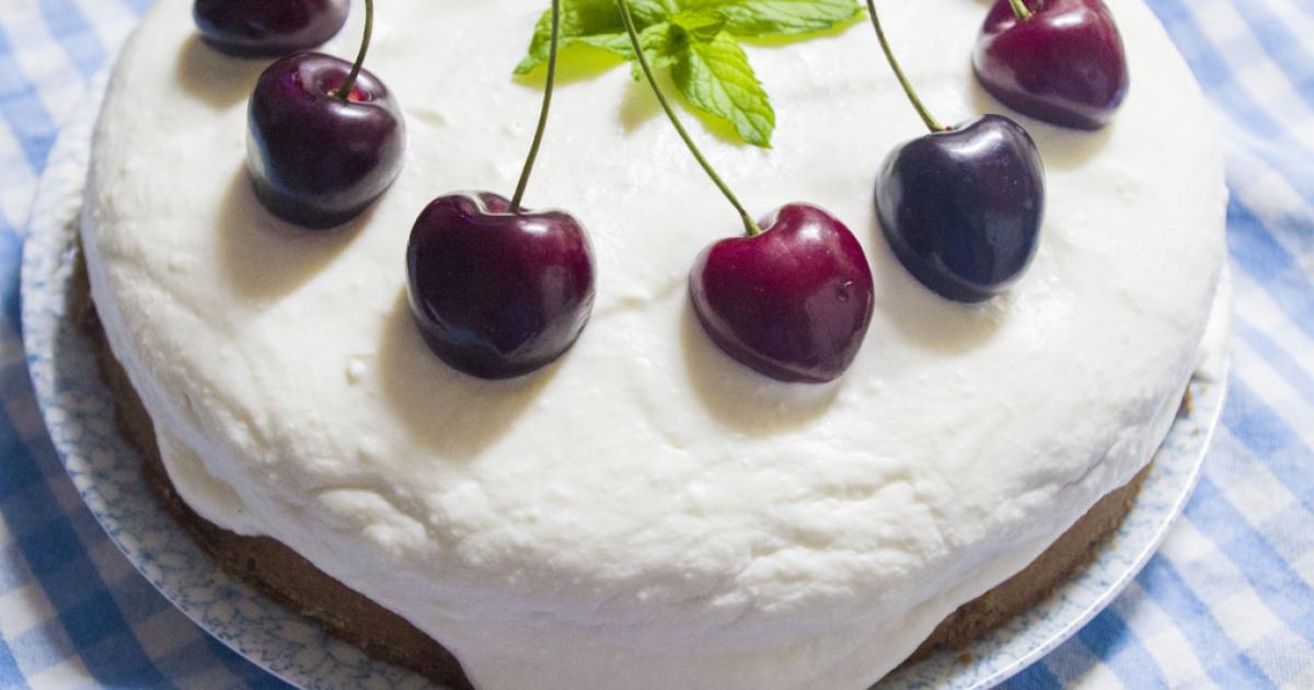 Jak Upect Zdravejsi Tvarohovy Dort S Tresnemi Recept Jaktak Cz