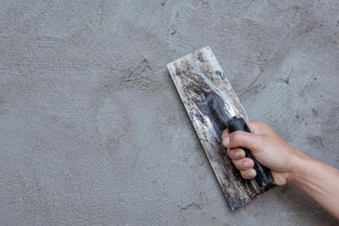 čištění betonové podlahy