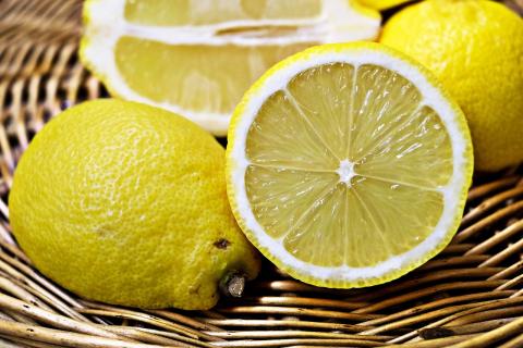 zvyšování imunity a boj s nachlazením citrony, přírodní zdroj vitamínů