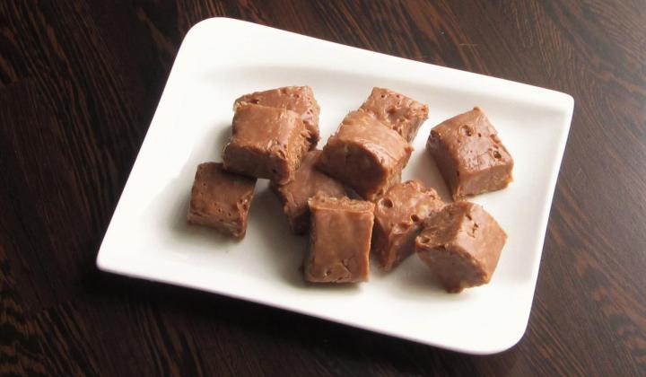 Jak udělat čokoládové karamelky s mandlemi | recept na domácí cukrovinku