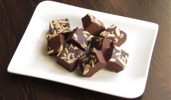 Jak připravit měkké čokoládové karamelky | recept na fudge