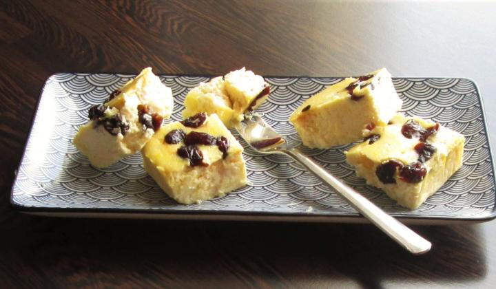 Jak upéct voňavé tvarohové řezy | recept na vanilkový zákusek