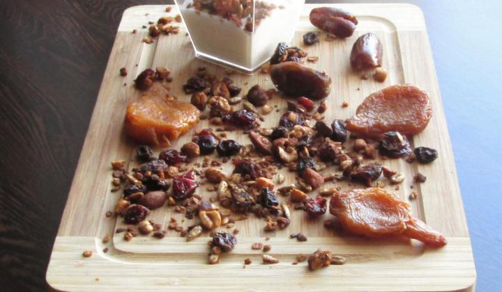 Jak připravit domácí ořechovou granolu | recept na domácí pečené müsli Jak připravit domácí ořechovou granolu | recept na domácí pečené müsli