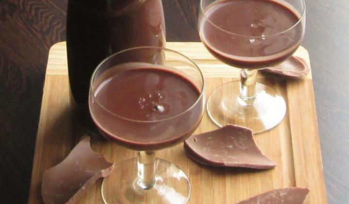 Jak připravit čokoládový likér z pudinku | recept na domácí čokoládový likér
