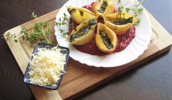 Jak připravit zapečené conchiglioni se špenátovou ricottou | recept na zapečené těstoviny Jak připravit zapečené conchiglioni se špenátovou ricottou | recept na zapečené těstoviny