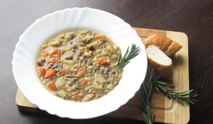 Jak uvařit hrstkovou polévku plnou luštěnin a zeleniny | recept na hrstkovou polévku z luštěnin