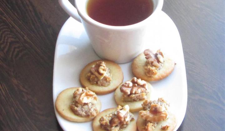 Jak upéct limetková kolečka s ořechovou nádivkou | recept na vánoční cukroví Jak upéct limetková kolečka s ořechovou nádivkou | recept na vánoční cukroví