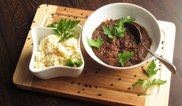 Jak uvařit příjemně pikantní kořeněné kari z černé čočky | recept na výborné kari