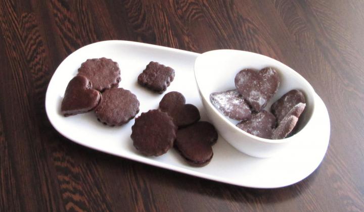 Jak na vykrajované cukroví z čokolády a marcipánu | recept