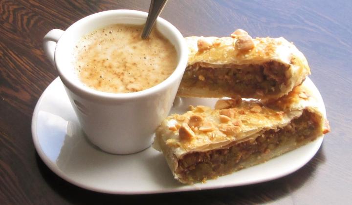 Jak upéct netradiční závin s rebarborou a kokosem | recept Jak upéct netradiční závin s rebarborou a kokosem | recept