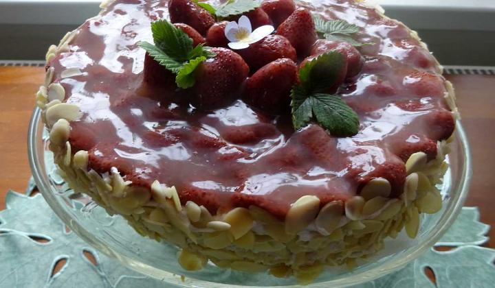 Jak upéct jednoduchý dort z piškotové hmoty | recept