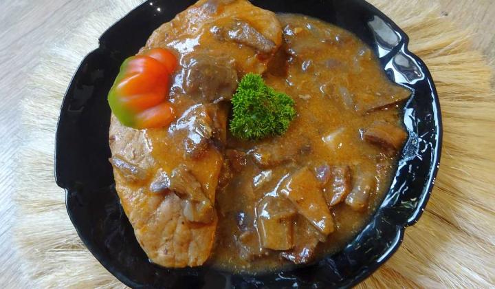 Jak připravit vepřové plátky na ryzcích | recept