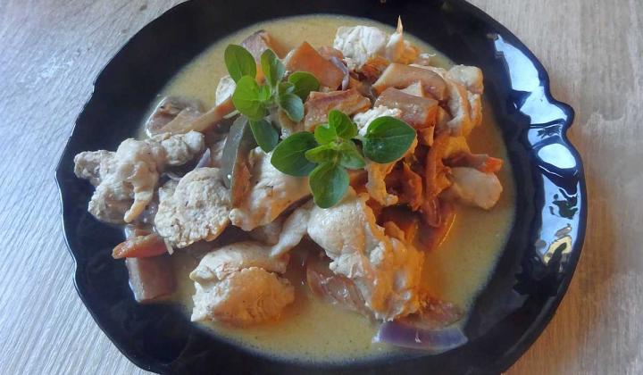 Jak připravit kuřecí prsa s ryzci a smetanou | recept