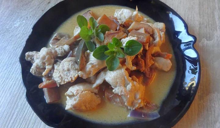 Jak připravit kuřecí prsa s ryzci a smetanou | recept