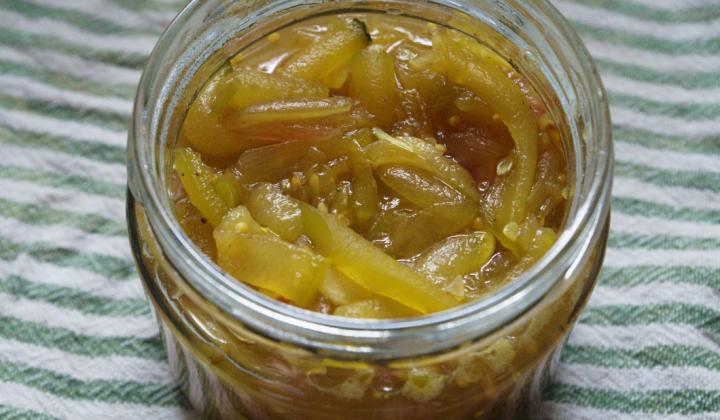 Jak připravit pikantní cuketový relish | recept