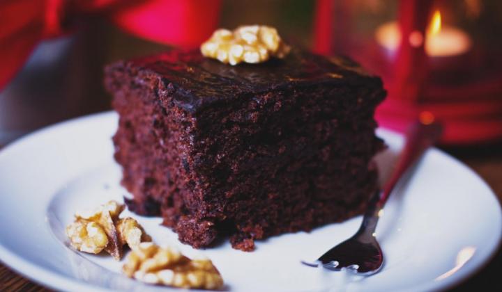 Jak upéct čokoládový koláč s červenou řepou | recept
