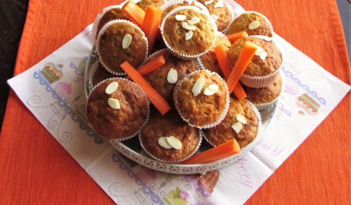 Jak upéct šťavnaté mrkvové muffiny z jogurtového těsta | recept