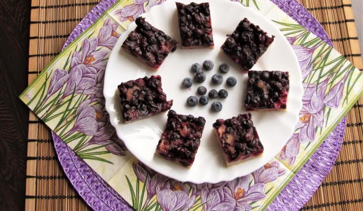 Jak upéct borůvkovou bublaninu z palačinkového těsta | recept