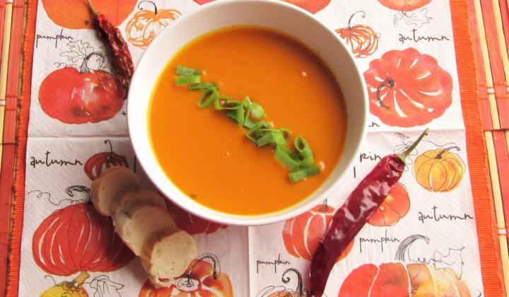 Jak uvařit ostrou dýňovou polévku s kari pastou a kokosovým mlékem | recept Jak uvařit ostrou dýňovou polévku s kari pastou a kokosovým mlékem | recept