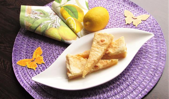 Jak upéct křehký máslový koláč s citronovou náplní | recept