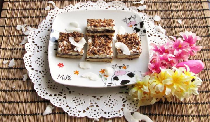 Jak upéct pudinkové řezy Margot z kokosové mouky | recept