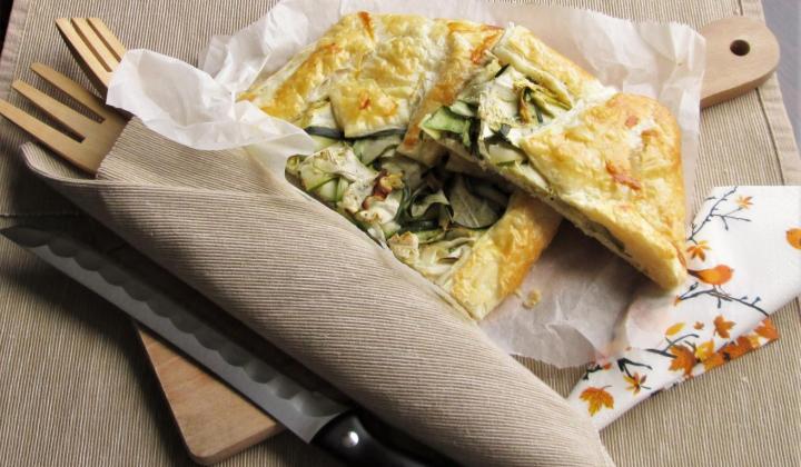 Jak upéct křupavou cuketovou galetku z listového těsta | recept