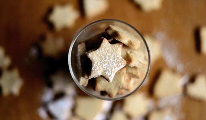 Jak upéct jednoduché hvězdičky z vinného těsta | recept na vánoční cukroví