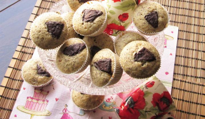 Jak upéct vláčné banánové muffiny s mákem | recept