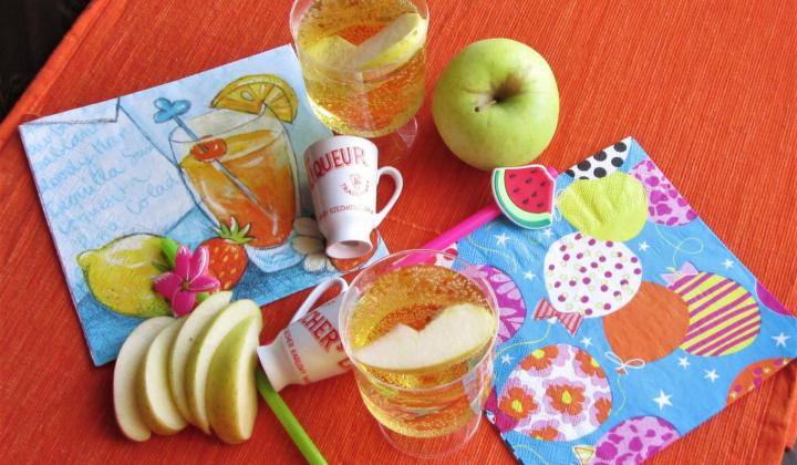 Jak namíchat český Spritz | recept na míchaný nápoj Jak namíchat český Spritz | recept na míchaný nápoj