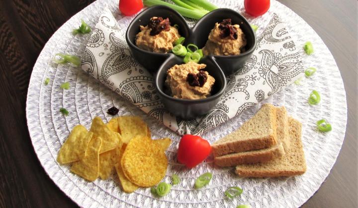 Jak připravit čočkový hummus se sušenými rajčaty | recept