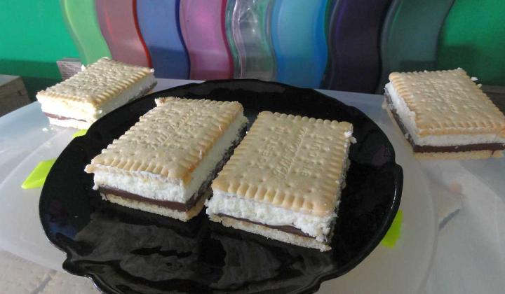Jak udělat nepečené řezy ze sušenek | recept z Bebe sušenek Jak udělat nepečené řezy ze sušenek | recept z Bebe sušenek