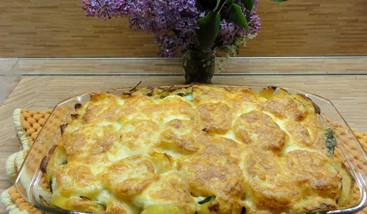 Jak zapéct brambory s vejci, špenátem a sýrem | recept z jedné pánve Jak zapéct brambory s vejci, špenátem a sýrem | recept z jedné pánve