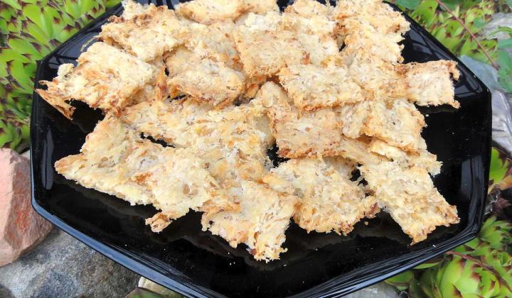 Jak upéct křupavé zelné čtverečky k pivu | recept na slané pečivo Jak upéct křupavé zelné čtverečky k pivu | recept na slané pečivo