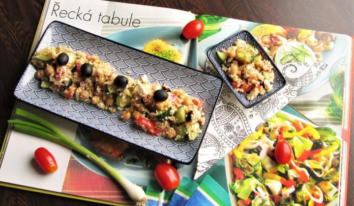 Jak připravit řecký kuskusový salát s cizrnou | recept Jak připravit řecký kuskusový salát s cizrnou | recept