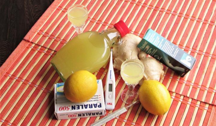 Jak připravit medicínu proti nachlazení | likér s medem, citronem a zázvorem