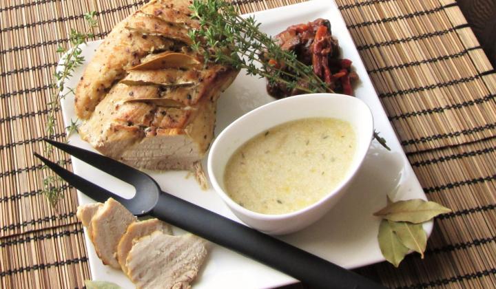 Jak připravit vepřovou kýtu pečenou v mléce s bylinkami | recept Jak připravit vepřovou kýtu pečenou v mléce s bylinkami | recept