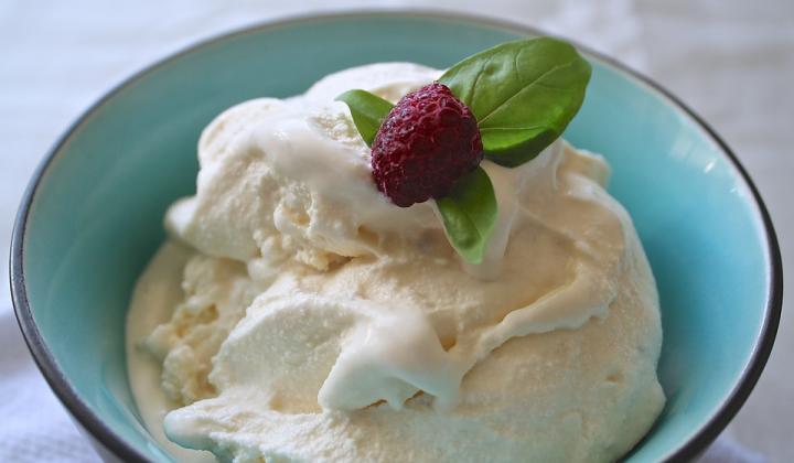 Jak udělat zmrzlinu z okvětních plátků růže | recept na domácí zmrzlinu