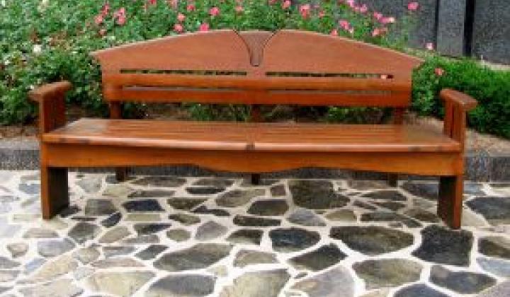 Jak udržovat dřevěný zahradní nábytek