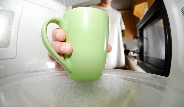 Jak vyčistit mikrovlnnou troubu