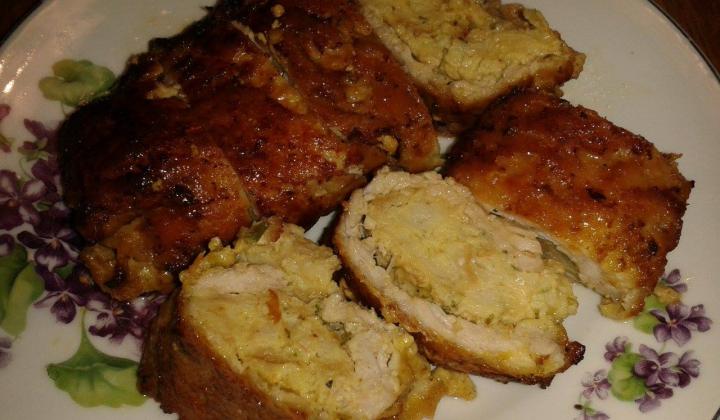 Jak upéct kuřecí roládu s jarní nádivkou | recept