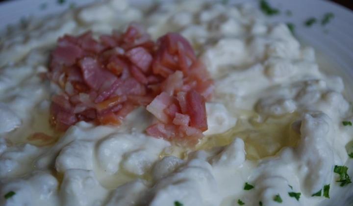 Jak uvařit pravé slovenské halušky s bryndzou a slaninou
