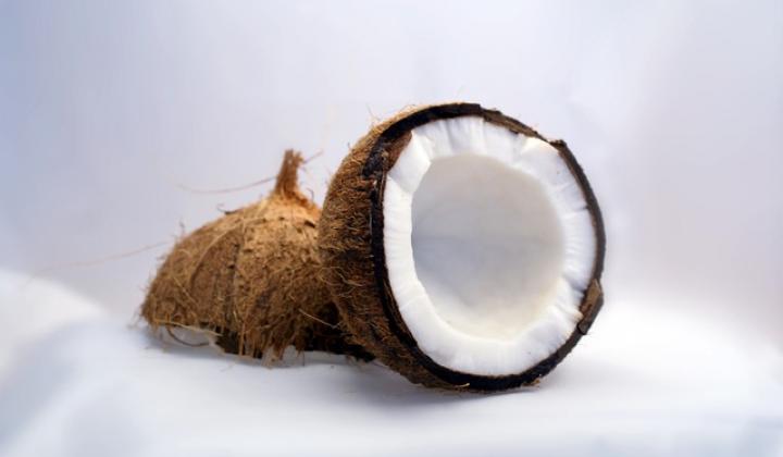Jak využít zdravý kokosový olej v kuchyni a v péči o tělo