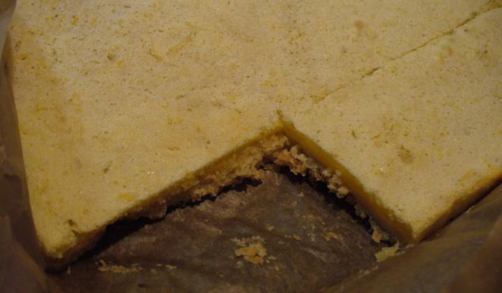 Jak upéct citronové sušenkové řezy | recept