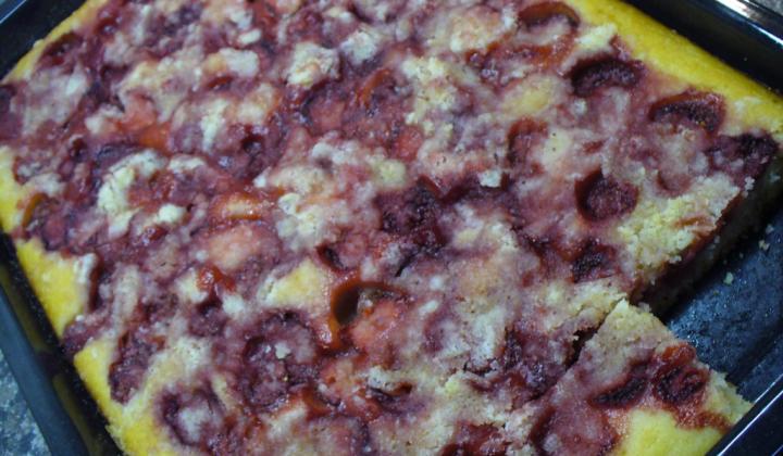 Jak upéct jahodový koláč z podmáslí | recept