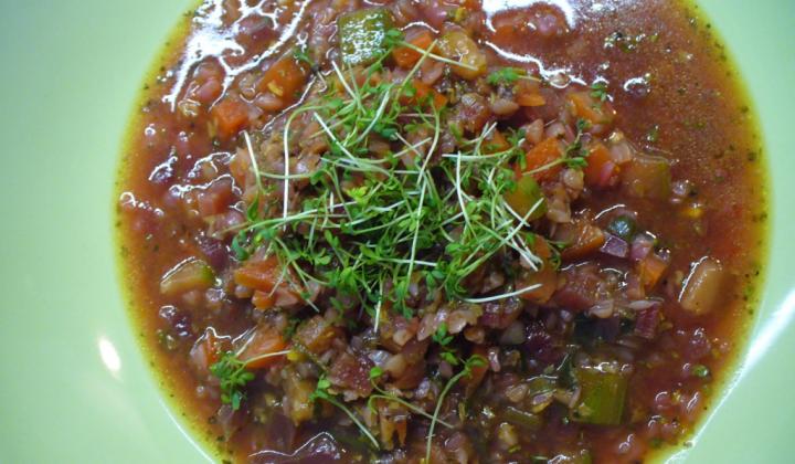 Jak uvařit pohankovou polévku s červenou řepou | recept