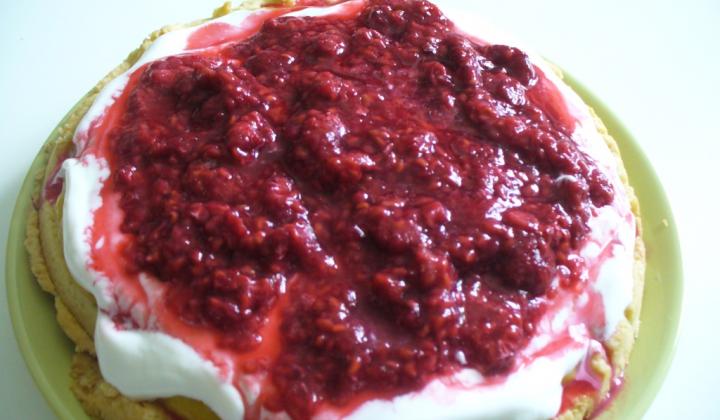 Jak upéct dort s malinami a citronovým krémem | recept