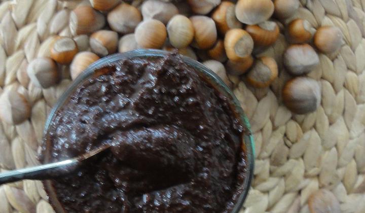 Jak připravit domácí lískooříškovou pastu | recept