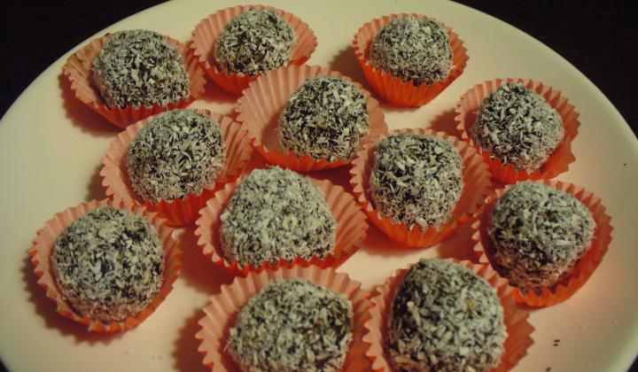 Jak udělat datlové kuličky s kokosem | recept